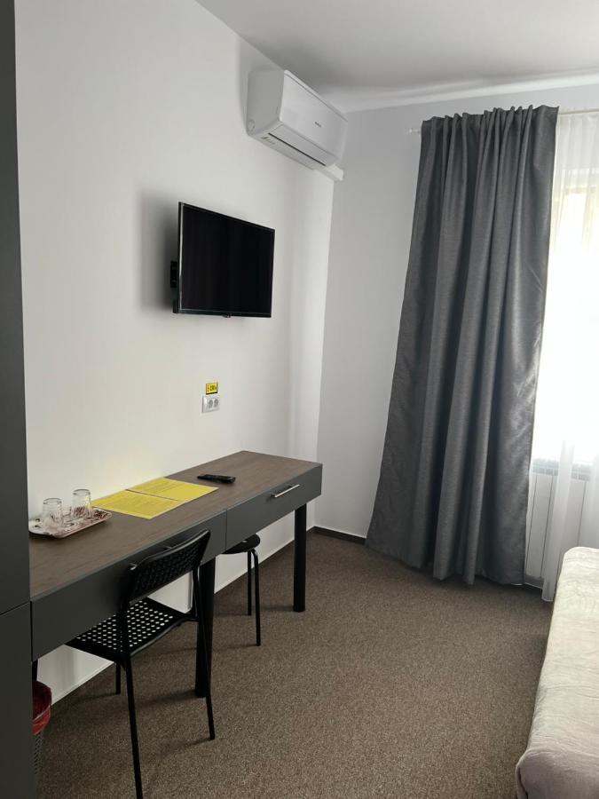 Stef Rooms Tirgu Frumos Exterior foto