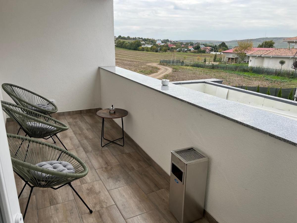 Stef Rooms Tirgu Frumos Exterior foto