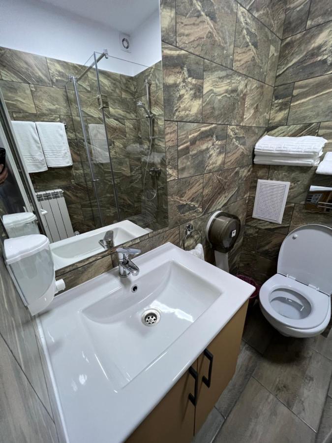 Stef Rooms Tirgu Frumos Exterior foto