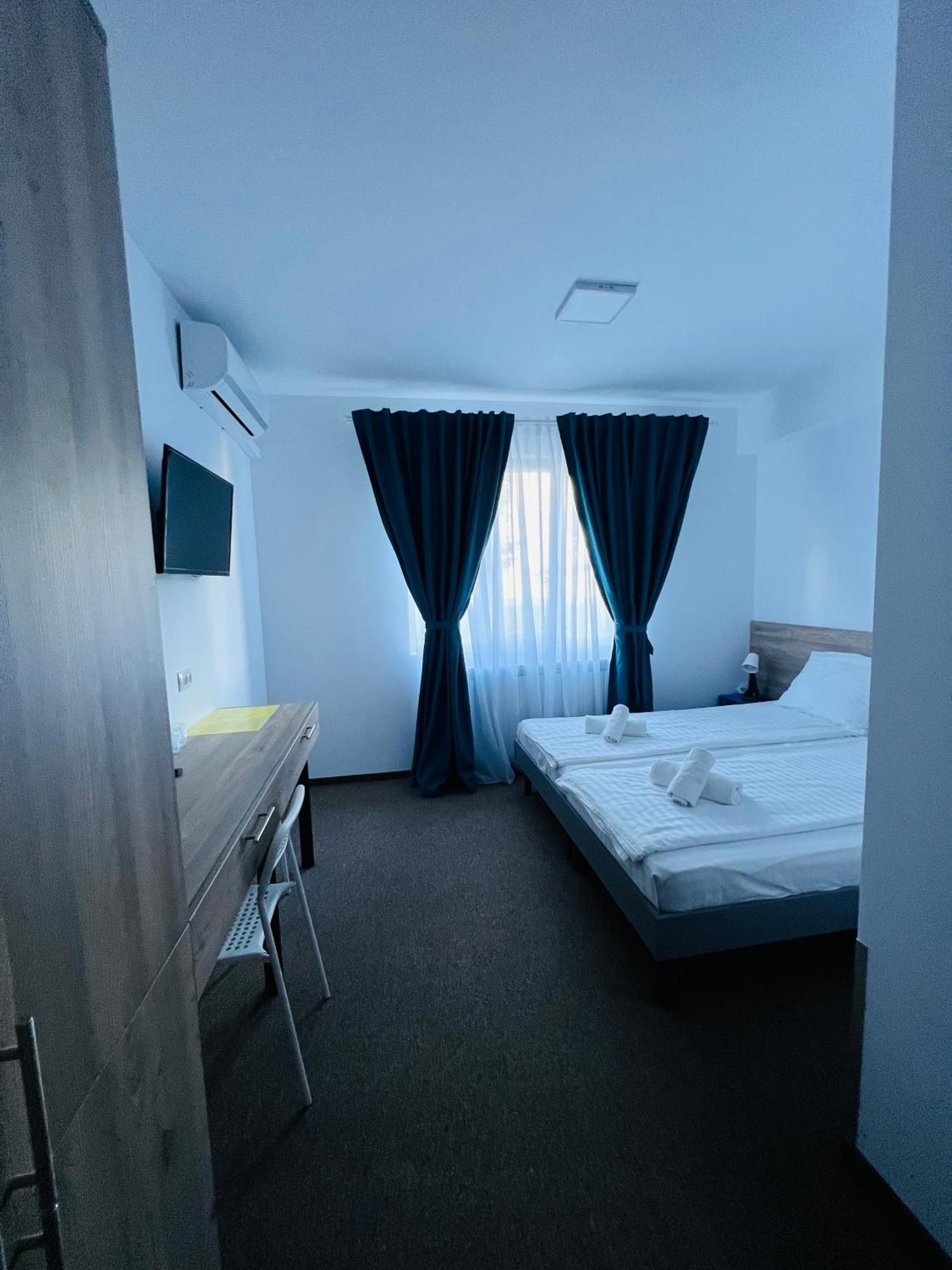 Stef Rooms Tirgu Frumos Exterior foto