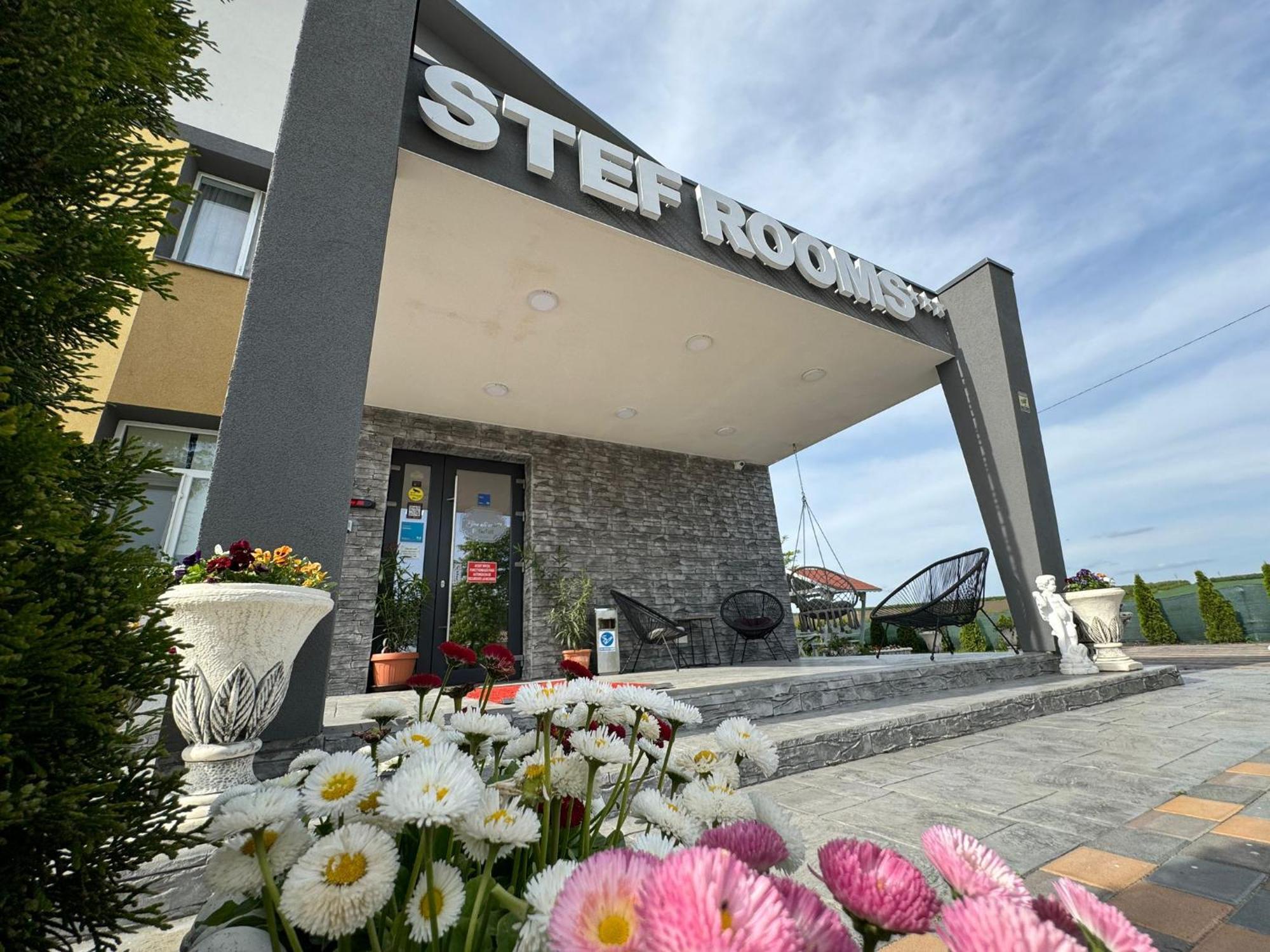 Stef Rooms Tirgu Frumos Exterior foto