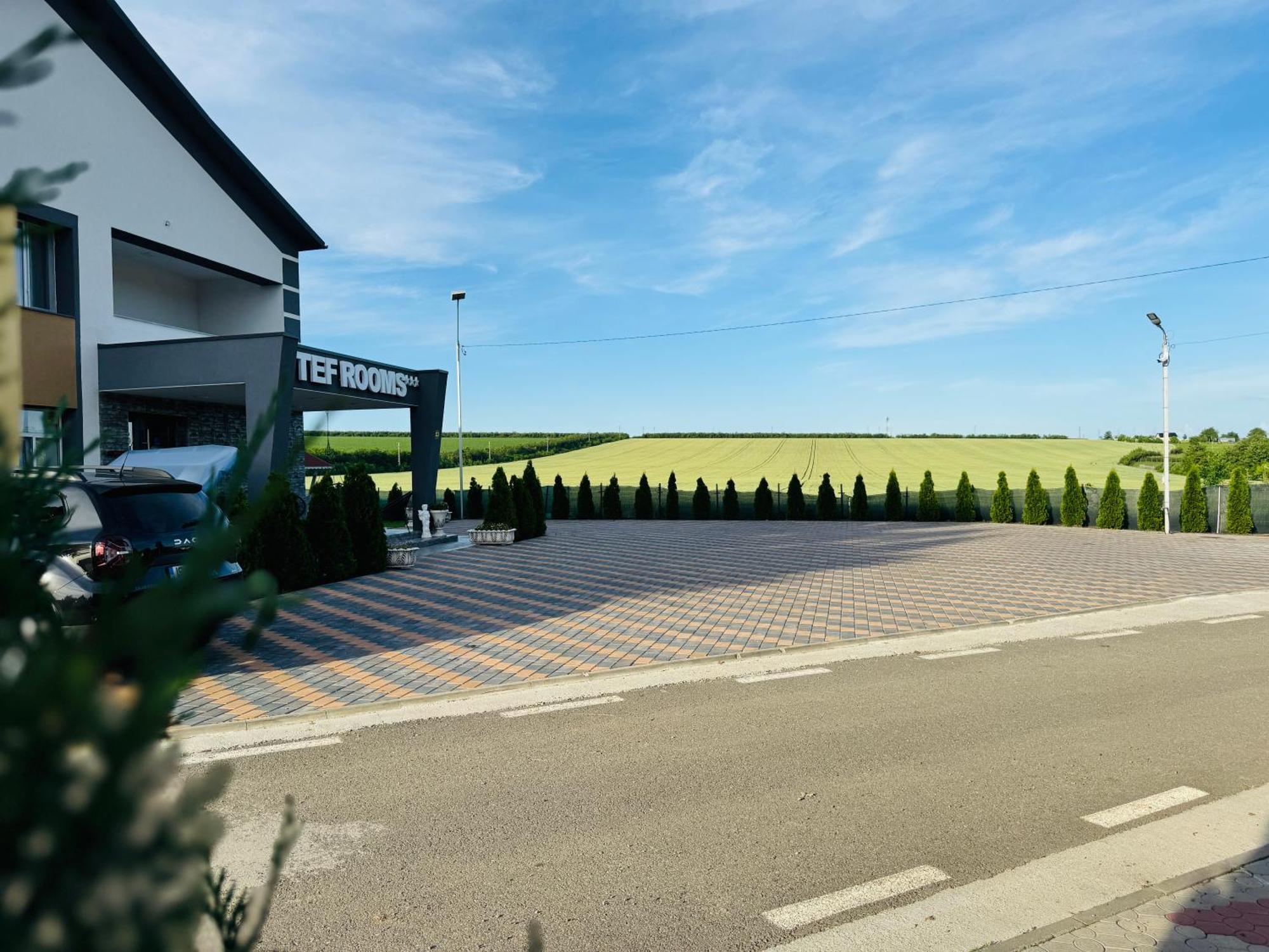 Stef Rooms Tirgu Frumos Exterior foto