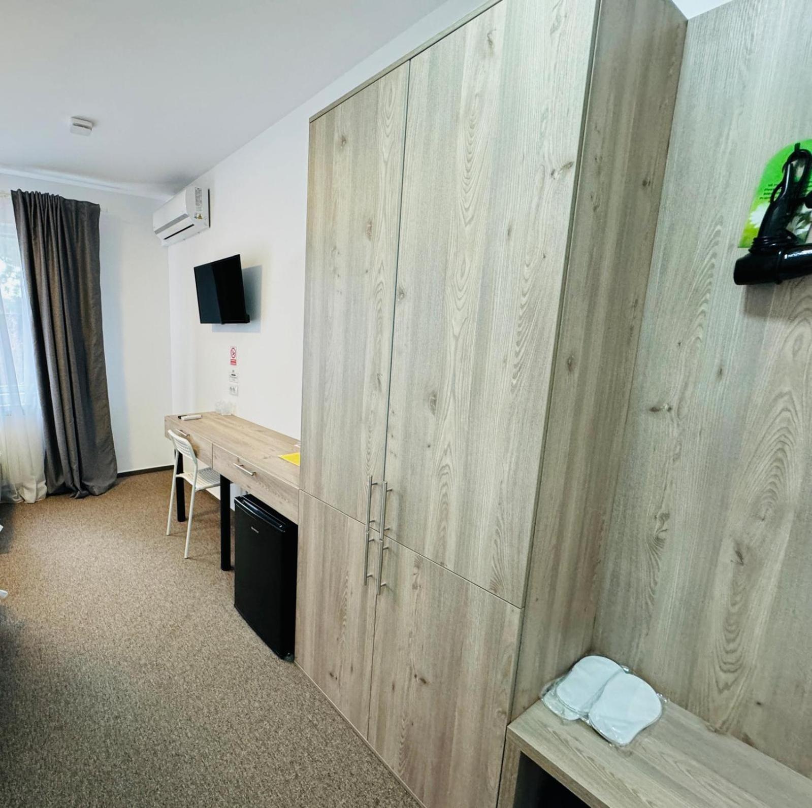 Stef Rooms Tirgu Frumos Exterior foto