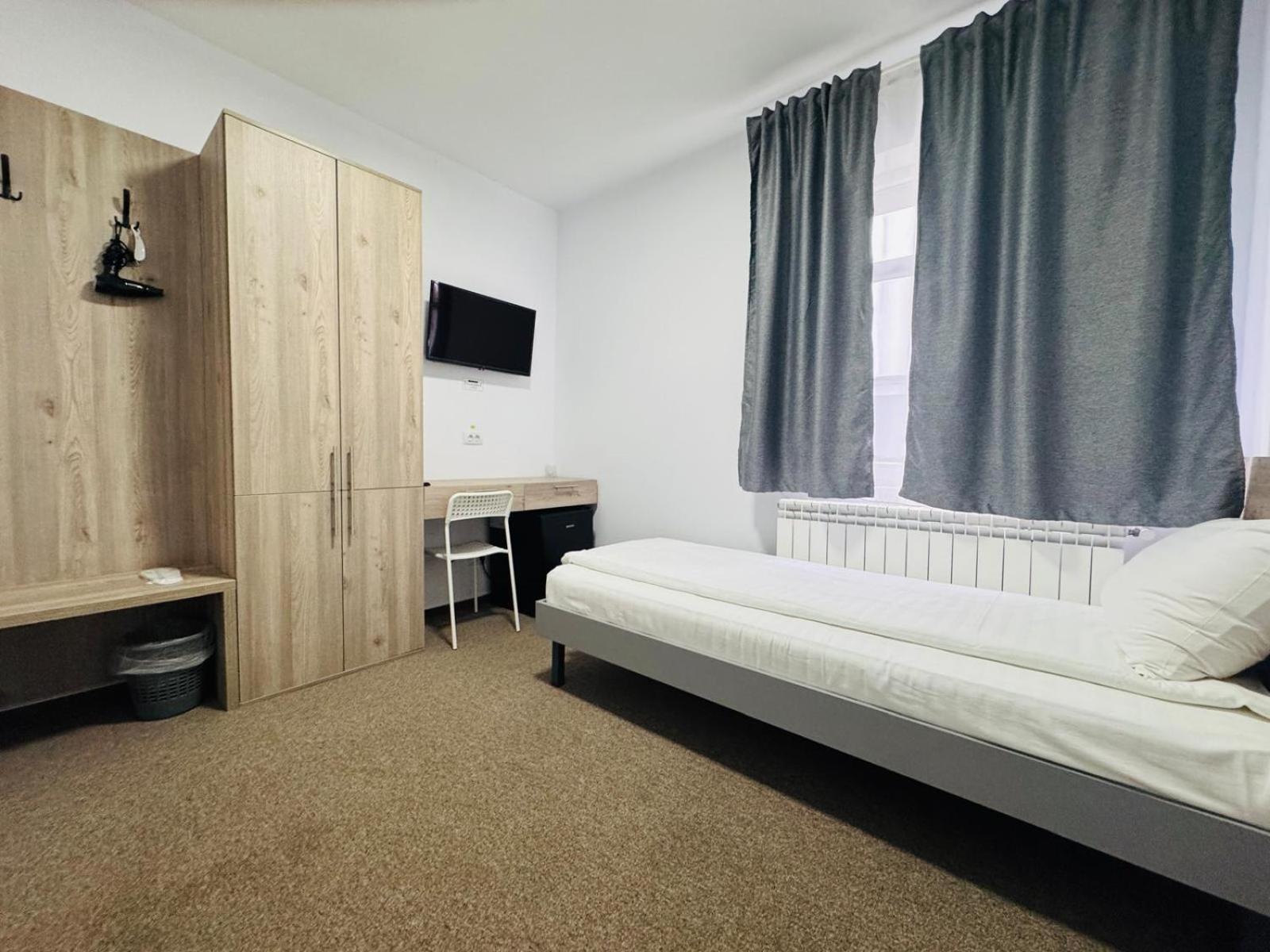 Stef Rooms Tirgu Frumos Exterior foto